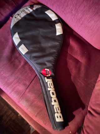 Raqueta de tenis Babolat con funda