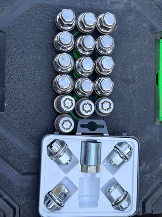 Tornillos Antirrobo Toyota Lexus