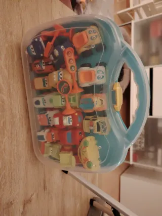 Caja de coches de juguete