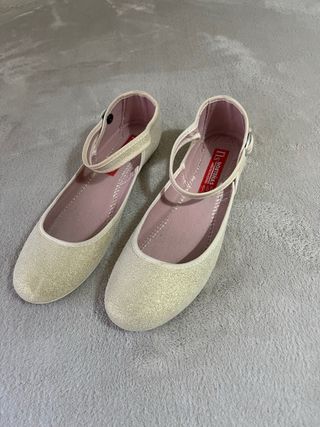 Manoletinas beige y doradas