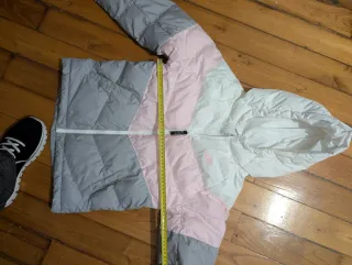 Ultimo precio chaqueta Anorak Nike . Mira logo