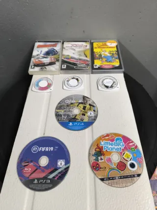 Cajas psp ,juegos variados psp,juegos ps3 ps4