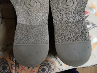 Zapatos de vestir marrones y negros