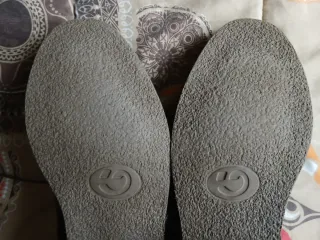 Zapatos de vestir marrones y negros