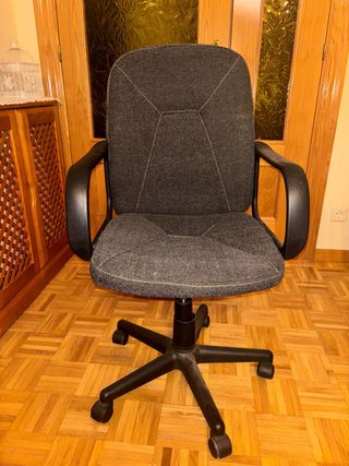 Silla de oficina ergonómica con ruedas