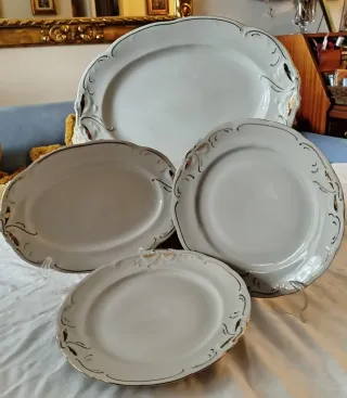 Bandejas de Porcelana  Vintage con Borde Dorado