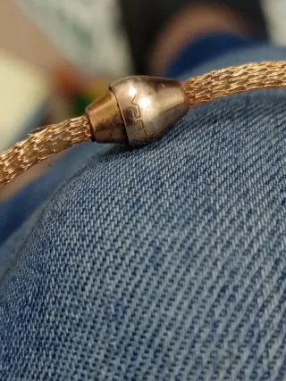 Collar dorado con cierre oro rosa