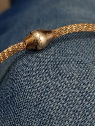 Collar dorado con cierre oro rosa