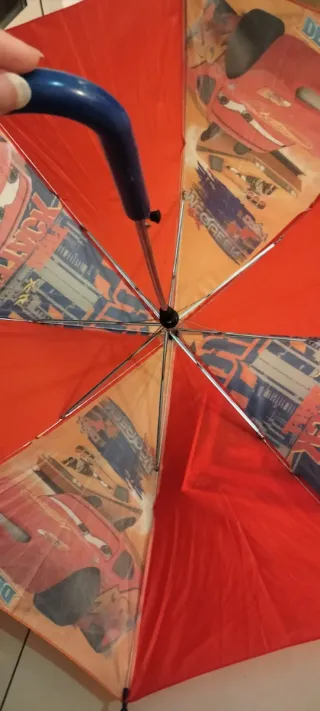 Paraguas y Puzle 3D Cars