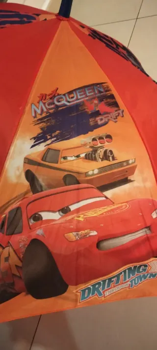 Paraguas y Puzle 3D Cars