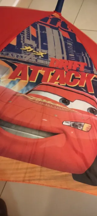 Paraguas y Puzle 3D Cars