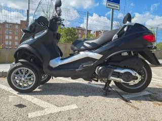 Piaggio MP3 400 Negra Automática