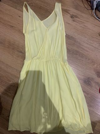 Vestido amarillo de tirantes