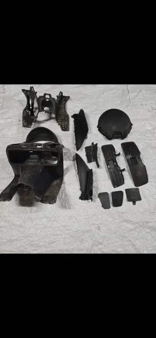 Piezas de plástico negro para coche