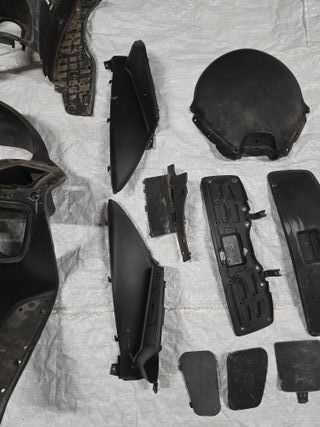 Piezas de plástico negro para coche