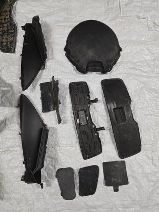 Piezas de plástico negro para coche