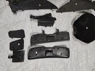 Piezas de plástico negro para coche