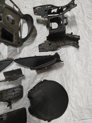 Piezas de plástico negro para coche