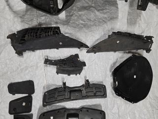 Piezas de plástico negro para coche