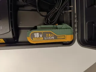 Sierra de calar TECCPO 18V con batería y cargador