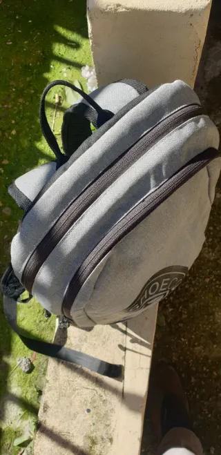 Mochila DC Shoes Negra y Gris