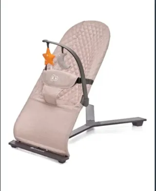 Hamaca Kinderkraft beige con juguetes