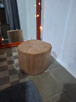 Mesita de noche rústica de madera