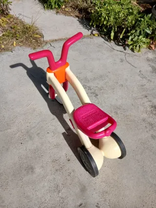 Triciclo infantil hasta 3 años