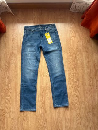 Pantalones vaqueros sin estrenar
