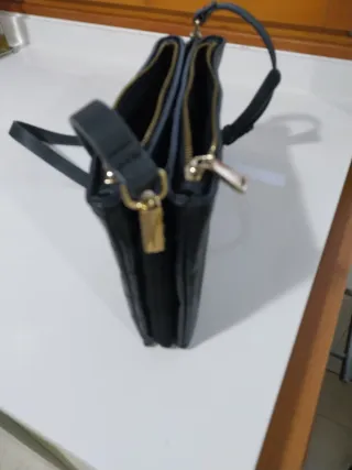 Bolso negro Parfois efecto piel cocodrilo