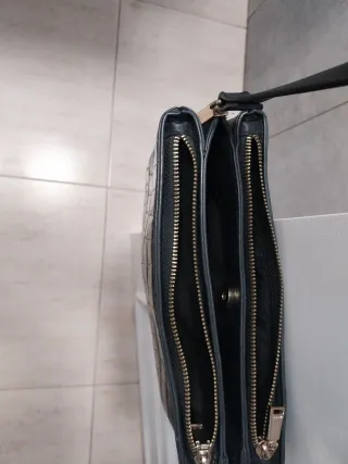 Bolso negro Parfois efecto piel cocodrilo