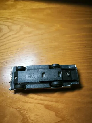 Coche a escala clásico descapotable