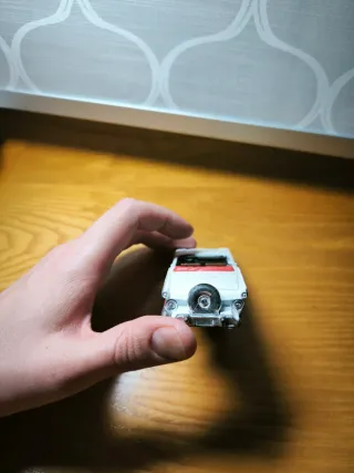 Coche a escala clásico descapotable