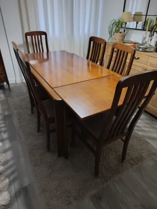 Mesa comedor madera extensible y 6 sillas.
