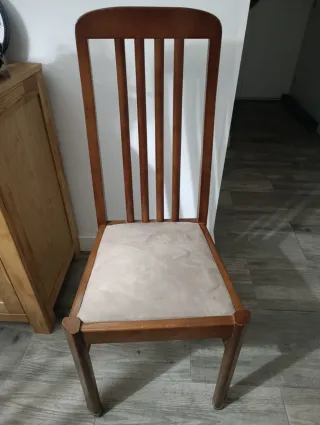 Mesa comedor madera extensible y 6 sillas.