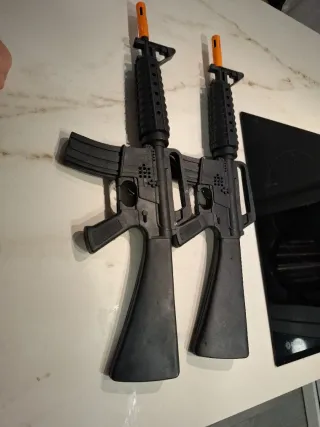 2 Metralletas de Juguete Negras