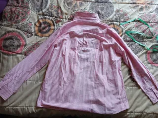 Camisa rosa de rayas