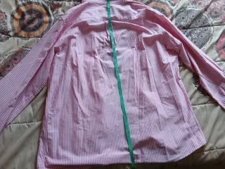 Camisa rosa de rayas