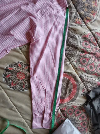 Camisa rosa de rayas