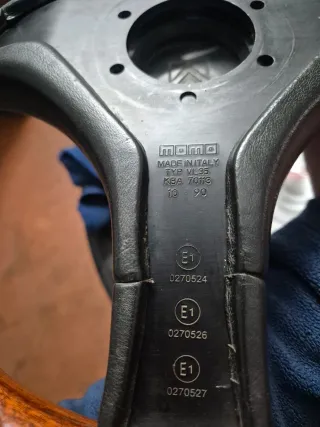 Volante Momo Madeira