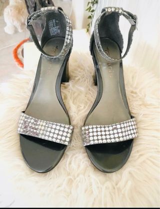 Sandalias Tamaris cuero plateadas tacón