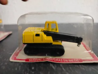 Lote Camión Volquete y Grúa Guisval