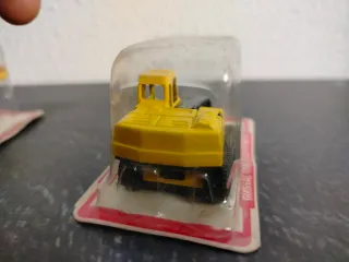 Lote Camión Volquete y Grúa Guisval