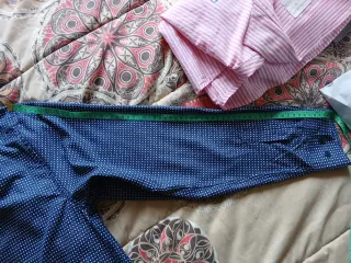 Camisa OHMY'S azul con puntos blancos