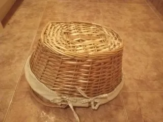 Cesta de mimbre con forro y asas