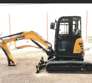 Maquinista mini retroexcavadora