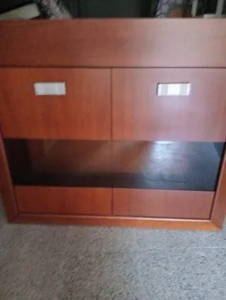 Mueble de comedor madera y cristal