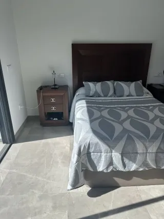 Canapé abatible y cabecero nogal