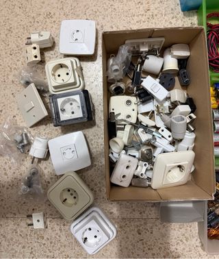 Lote componentes electrónicos transformadores etc