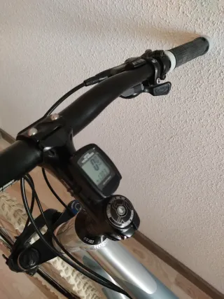 Bicicleta GT 26 Avalanche 1.0 Plata